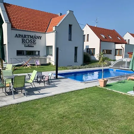 Διαμέρισμα Rose *